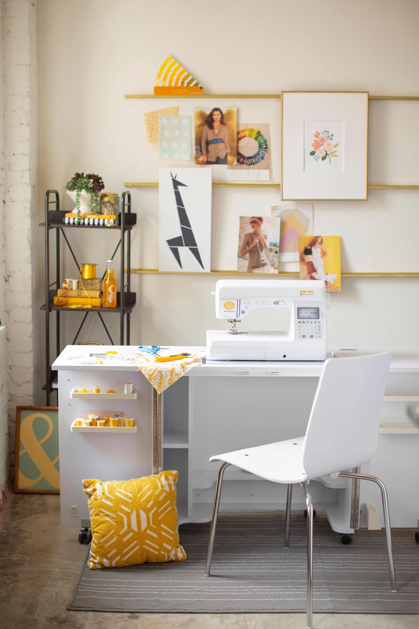 Baby Lock Brilliant | Computerized Sewing Machine with 80+ Stitches & LCD